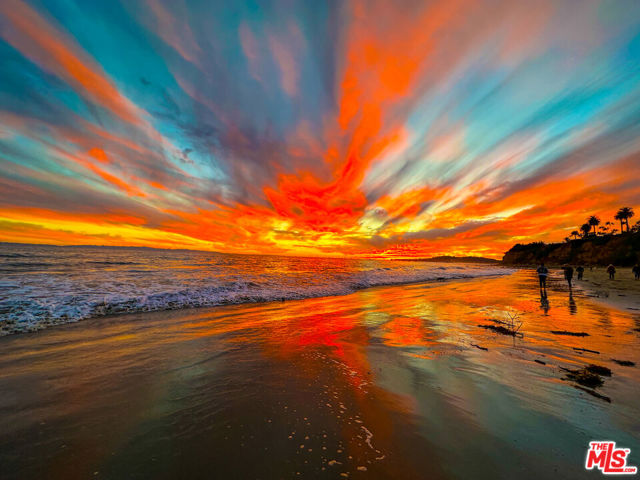 520 Barker Pass Road, Santa Barbara CA: https://media.crmls.org/mediaz/ae0c00f3-57ee-4374-9079-6fb3710cba71.jpg