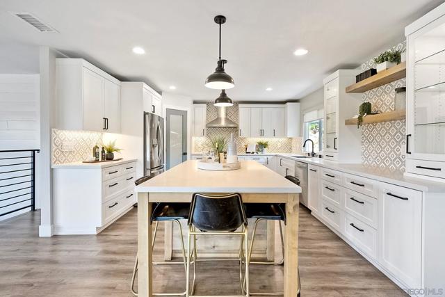 20809 Viento Valle, Escondido CA: https://media.crmls.org/mediaz/ae0c66bf-63b5-4554-9b7f-cce9cdec9022.jpg
