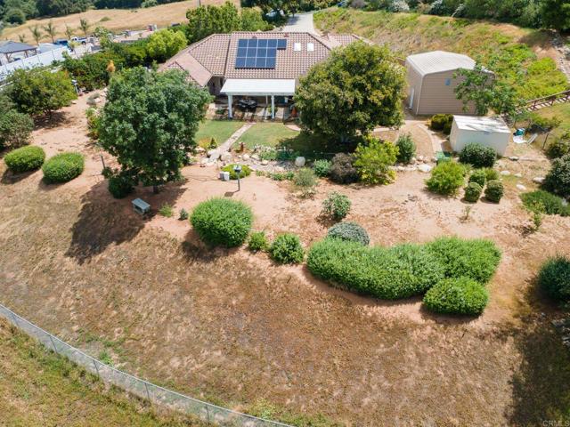 30646 Red Hawk Road, Valley Center CA: https://media.crmls.org/mediaz/ae0cc7f0-5c0f-47f0-b5d2-fa554cb5d881.jpg