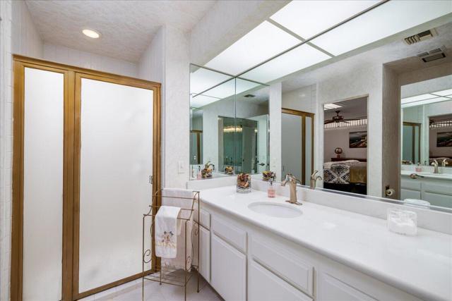 19 Colgate Drive, Rancho Mirage CA: https://media.crmls.org/mediaz/ae0cfb05-8d76-4922-98ac-3b24cf2e87f0.jpg