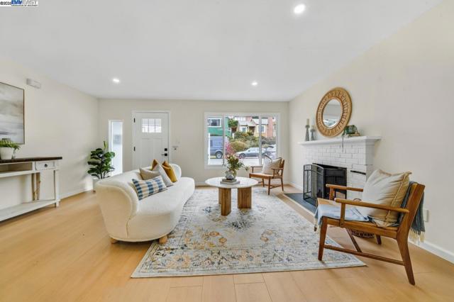 1541 Merced Street, Richmond CA: https://media.crmls.org/mediaz/ae0d7358-a679-4fed-812f-e6794c777bd9.jpg