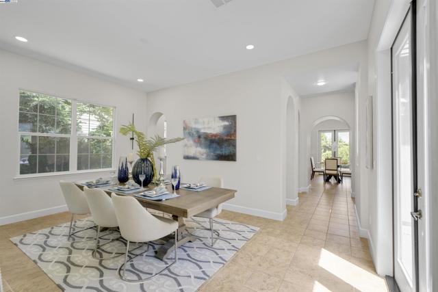 1993 Fairway Oaks Dr, Ripon CA: https://media.crmls.org/mediaz/ae0e3fa0-228a-4677-b889-3b18f93d985d.jpg