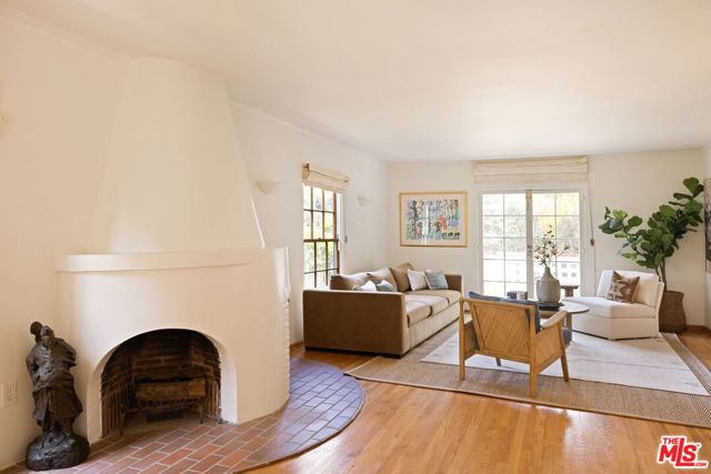 306 AMALFI Drive photo 4