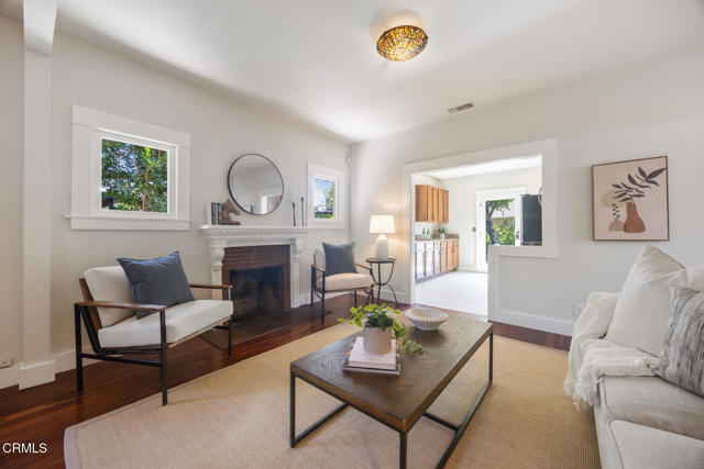 975 N Mentor Avenue, Pasadena CA: https://media.crmls.org/mediaz/ae0ee159-2bb7-4667-9bf4-2751f7cf7928.jpg