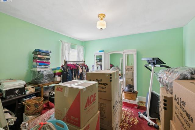 658 30Th Ave, San Francisco CA: https://media.crmls.org/mediaz/ae0efa2d-4431-442b-9cc2-6ffbebfbfd43.jpg