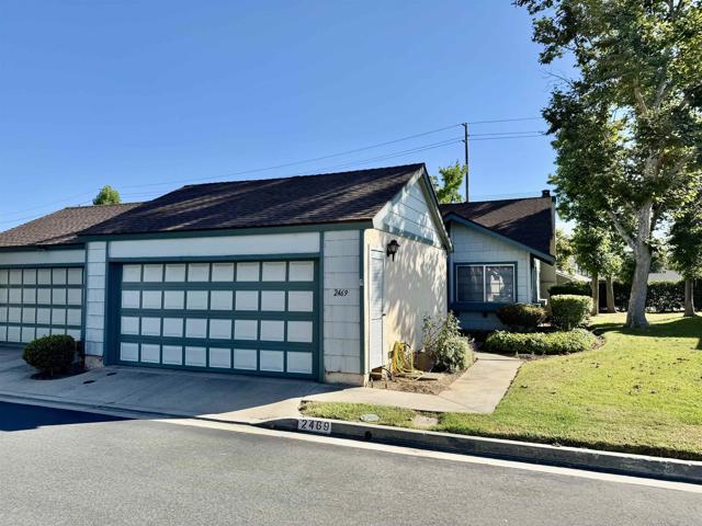 Detail Gallery Image 1 of 16 For 2469 Turnbridge, Escondido,  CA 92027 - 2 Beds | 2 Baths