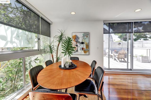 2709 10th St, Berkeley CA: https://media.crmls.org/mediaz/ae100504-b3f5-469f-9abe-fc00689c551d.jpg