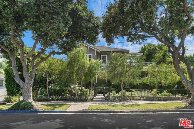 416 4th Street, Santa Monica, California 90402, 4 Bedrooms Bedrooms, ,3 BathroomsBathrooms,Single Family Residence,For Sale,4th,24424405