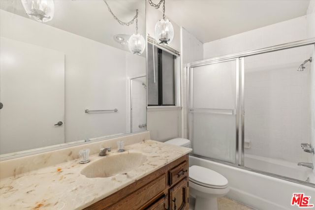 4560 Densmore Avenue, Encino CA: https://media.crmls.org/mediaz/ae10dc54-3f4e-4d7c-ad5e-a66def9dbc60.jpg