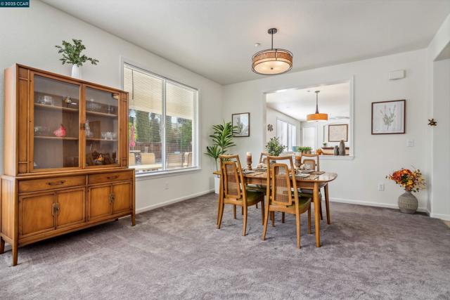 1840 Tanglewood Ln, Brentwood CA: https://media.crmls.org/mediaz/ae1132a8-954c-440c-ba9f-c53237c1f0c4.jpg