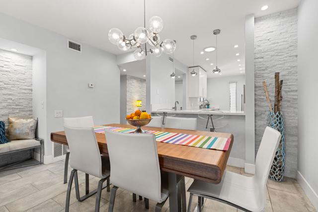 877 E Arenas Road, Palm Springs CA: https://media.crmls.org/mediaz/ae118d26-2ed7-41b1-828d-c5c39ae308f2.jpg