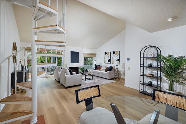 2162 Caminito Circulo Sur, La Jolla CA: https://media.crmls.org/mediaz/ae11c207-7da3-40fb-bf3f-260d0f619635.jpg
