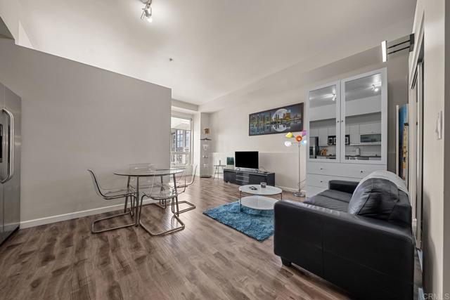 Image 7 of 24 For 350 Ash Street 1001
