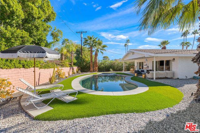 74060 Setting Sun Trail, Palm Desert CA: https://media.crmls.org/mediaz/ae126a4f-88bc-4132-a640-9e005ec3f45b.jpg