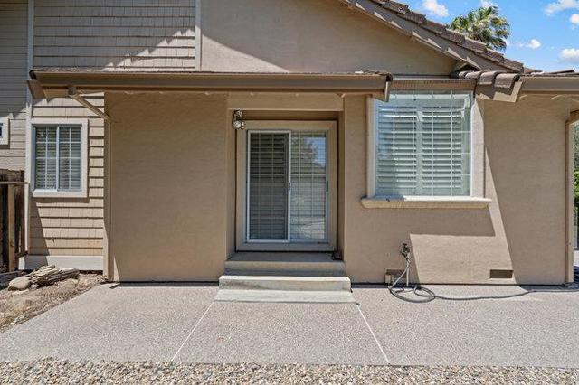 120 Tierra Del Sol, Hollister CA: https://media.crmls.org/mediaz/ae1337ca-35fa-4a41-8677-19381043328d.jpg