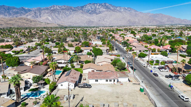 68855 Ortega Road, Cathedral City CA: https://media.crmls.org/mediaz/ae13a13e-772d-48db-befd-3bf4ff10c137.jpg