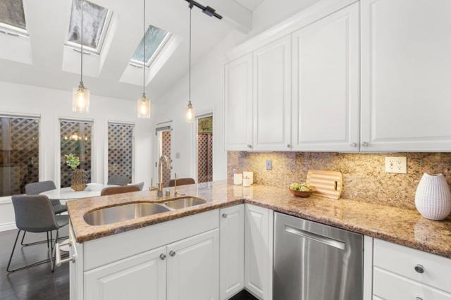 2937 San Juan Boulevard, Belmont CA: https://media.crmls.org/mediaz/ae13b038-7b9d-418a-8647-437ca9b630e7.jpg