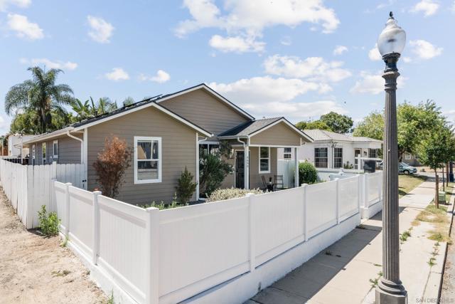 4690 51st, San Diego CA: https://media.crmls.org/mediaz/ae13d93f-34d8-43de-af67-fdeda81ead5f.jpg
