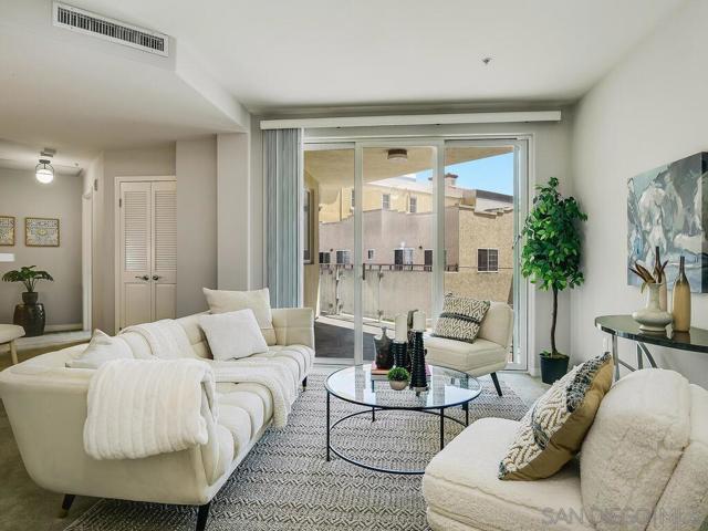 1601 India St, San Diego CA: https://media.crmls.org/mediaz/ae13e054-25aa-4f20-b894-3c5cddc637ea.jpg