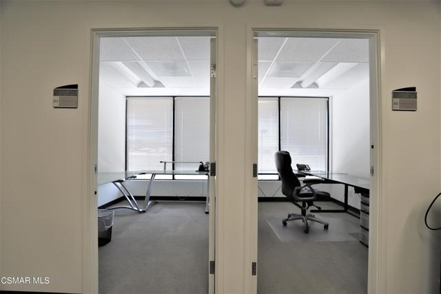CPP.Suite201.Offices med 6