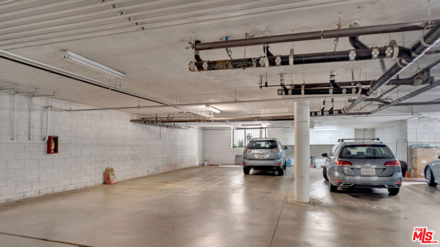 1434 Greenfield Avenue, Los Angeles CA: https://media.crmls.org/mediaz/ae140433-b9ae-4ba3-892c-e0dbbdd99354.jpg