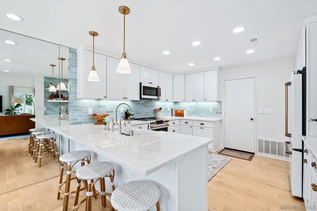 2157 Sea Village Cir, Cardiff by the Sea CA: https://media.crmls.org/mediaz/ae145078-8f0f-4c36-8587-0daad69ac9e9.jpg
