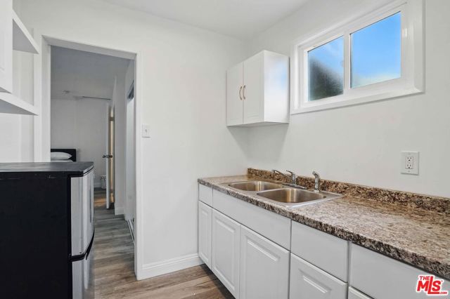 2108 Hauser Boulevard, Los Angeles CA: https://media.crmls.org/mediaz/ae148412-e562-4b8a-b6d0-986b4793e359.jpg
