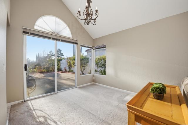 Detail Gallery Image 10 of 36 For 1465 Genoa Dr, Vista,  CA 92081 - 4 Beds | 2/1 Baths