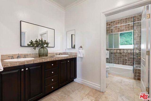 Image 24 of 43 For 732 Saint Katherine Drive