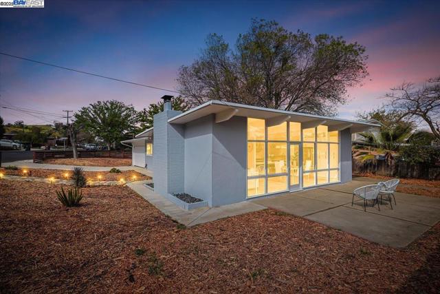 1167 Temple Dr, Pacheco CA: https://media.crmls.org/mediaz/ae14bf8b-b81c-4aa7-bd5a-1b6236064d68.jpg