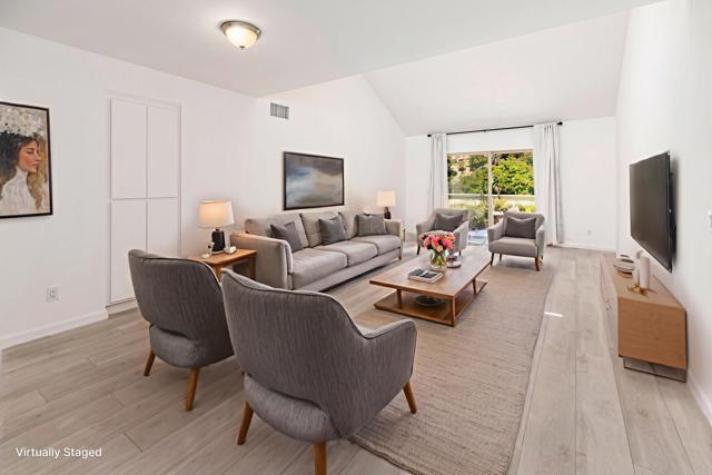 Detail Gallery Image 5 of 31 For 10276 Caminito Covewood, San Diego,  CA 92131 - 2 Beds | 2 Baths