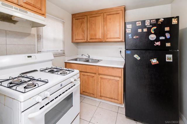 2925 Franklin Ave, San Diego CA: https://media.crmls.org/mediaz/ae14efaa-6e84-48e7-a6c5-4307cd99b9bd.jpg