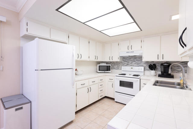 5301 E Waverly Drive #222, Palm Springs, CA 92264