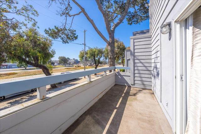 3095 Marina Drive, Marina CA: https://media.crmls.org/mediaz/ae156e0c-c775-4912-951d-49a034550828.jpg