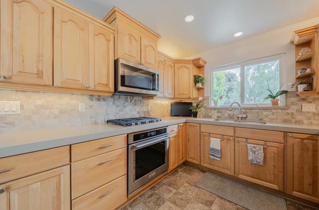 715 Via Maria, Salinas CA: https://media.crmls.org/mediaz/ae158652-66ec-432e-9610-6633c4f41955.jpg