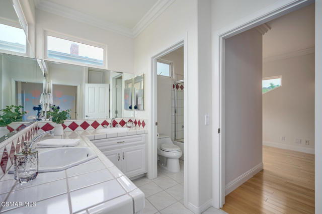 7111 Los Coyotes Place, Camarillo CA: https://media.crmls.org/mediaz/ae15a995-d940-4583-9002-cf3a7acf552a.jpg