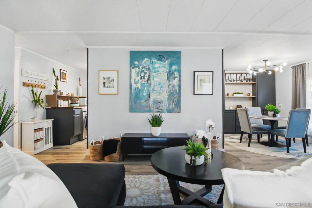 525 W El Norte Pkwy #126