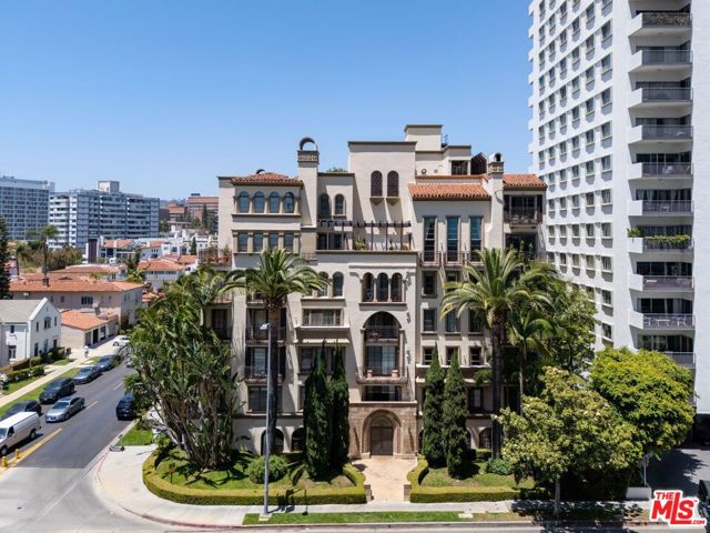 10795 Wilshire Boulevard, Los Angeles CA: https://media.crmls.org/mediaz/ae16c359-6ef0-4bd6-a17a-ab48de9023e0.jpg