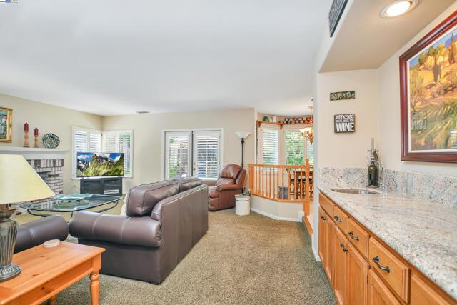 4528 Fallow Way, Antioch CA: https://media.crmls.org/mediaz/ae16ef02-8ddc-414e-9268-48885b7f5ac8.jpg