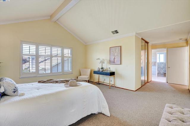 37 Clipper Drive, Alameda CA: https://media.crmls.org/mediaz/ae171f36-d01e-4495-a129-2f1787997d08.jpg