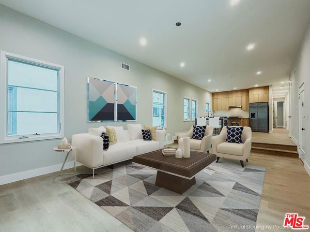 150 N Arnaz Drive, Beverly Hills CA: https://media.crmls.org/mediaz/ae1748a6-a47d-469a-a002-9096ec650c6e.jpg