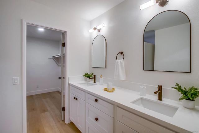13856 Paseo Cardiel, San Diego CA: https://media.crmls.org/mediaz/ae17967f-15c6-490b-8649-1480762fcb7f.jpg