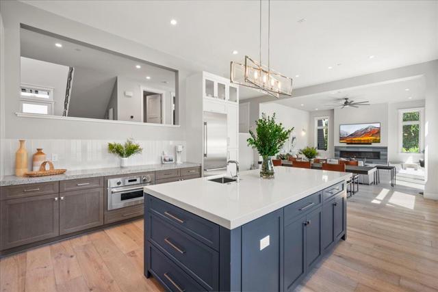 115 Wika Ranch Court, Redwood City CA: https://media.crmls.org/mediaz/ae17ab8a-ebd4-49dc-89db-ee99412e808d.jpg