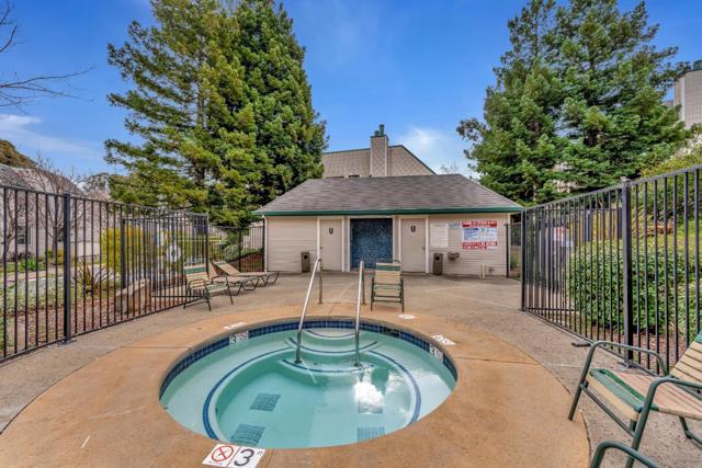 3668 Stoneglen S, Richmond CA: https://media.crmls.org/mediaz/ae18b433-06fa-4728-8177-c32bf141bd8e.jpg