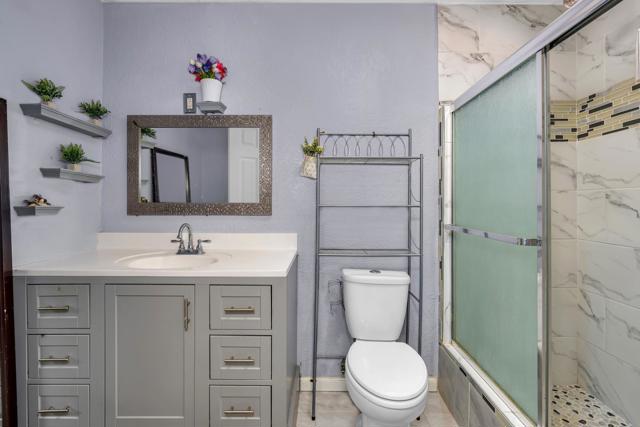 1005 W 8th Street, Merced CA: https://media.crmls.org/mediaz/ae18c75b-5833-4ef4-9fb8-4685673a2976.jpg