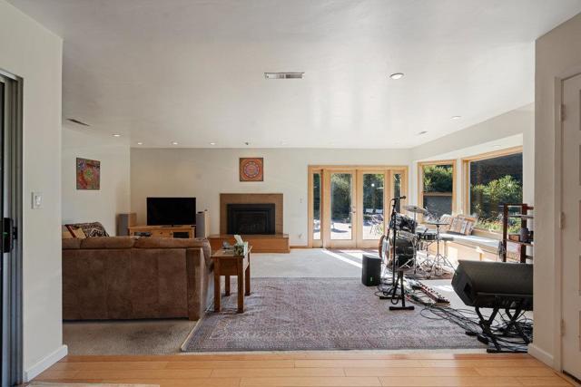 4760 Soquel Creek Road, Soquel CA: https://media.crmls.org/mediaz/ae18fba6-289b-46da-81d0-8e594c3a0db1.jpg