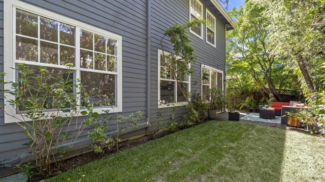 1550 Redwood Court, Mountain View CA: https://media.crmls.org/mediaz/ae195471-aabe-40bc-b475-81608805672b.jpg