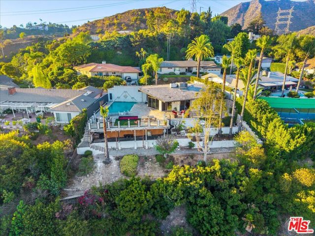 6530 Lakeridge Road, Los Angeles CA: https://media.crmls.org/mediaz/ae1b67d3-9562-4243-84f4-91cf74373651.jpg