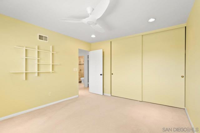9633 Pebble Beach Dr, Santee CA: https://media.crmls.org/mediaz/ae1bb103-d405-4dd0-b903-68d337bc0b34.jpg