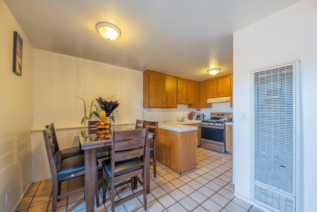 916 Acosta Plaza, Salinas CA: https://media.crmls.org/mediaz/ae1bcc69-33b4-41ba-a6d2-1055d73dac4e.jpg